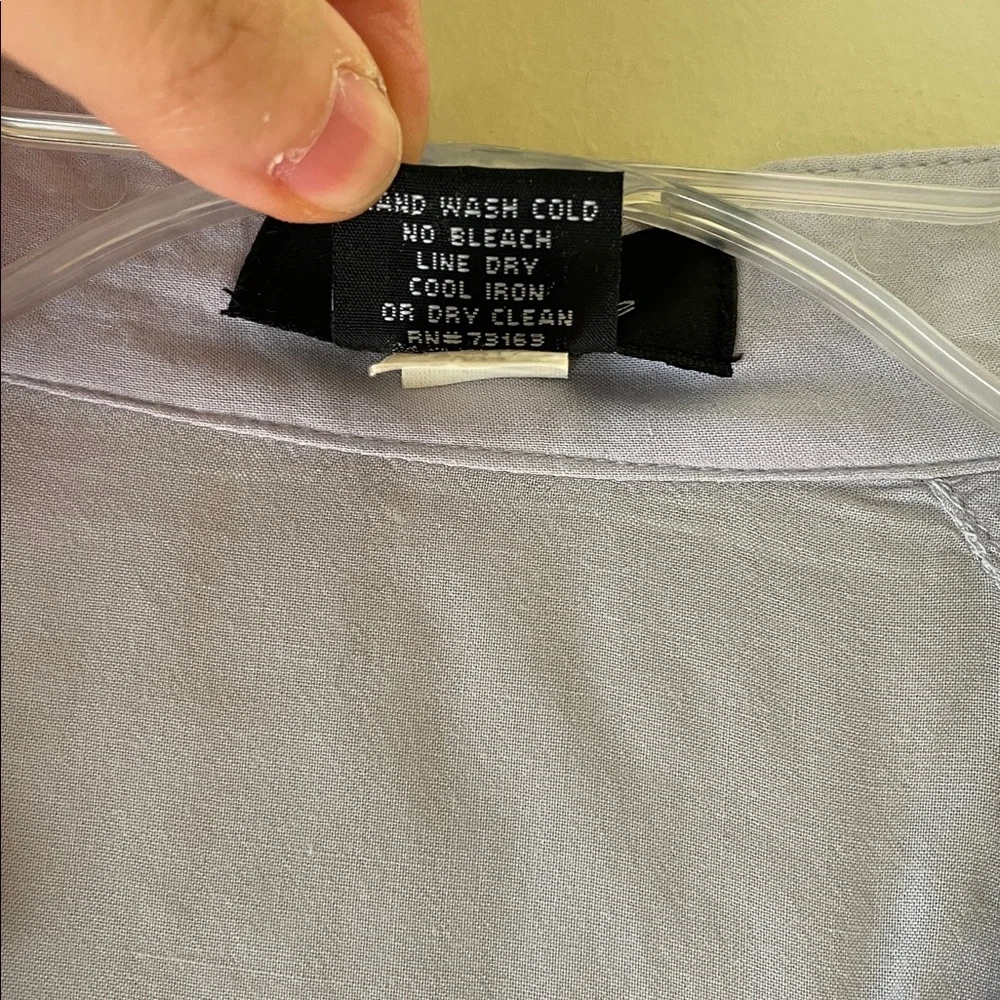 Flowy Light Gray Long Sleep Top Size Small - Picture 7 of 9